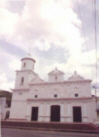 Iglesia San Juan Bautista de San Carlos
Construida entre los aos 1776 y 1810
Ubicada en la parte sur de la avenida Bolvar
Declarada Monumento Histrico de la Nacin
en Agosto de 1960
Foto: Iglesias de Cojedes. Desarrollo Econmico Cojedes
